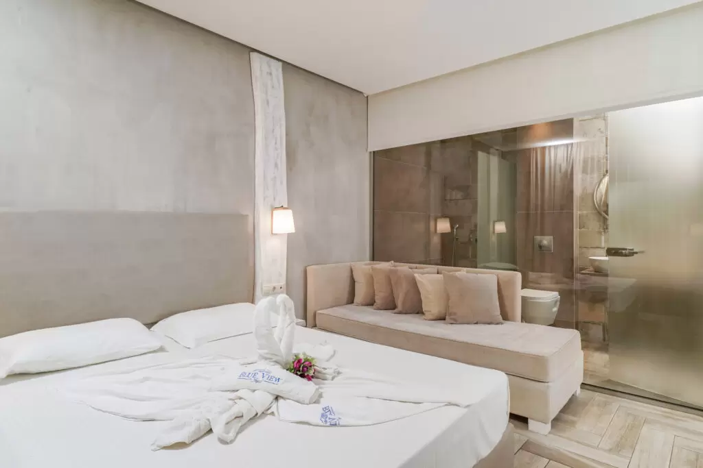 blue-view-thassos-garden-room-06