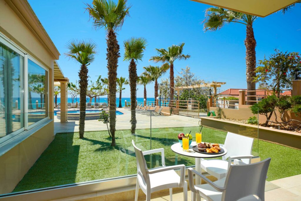 blue-view-thassos-garden-room-11