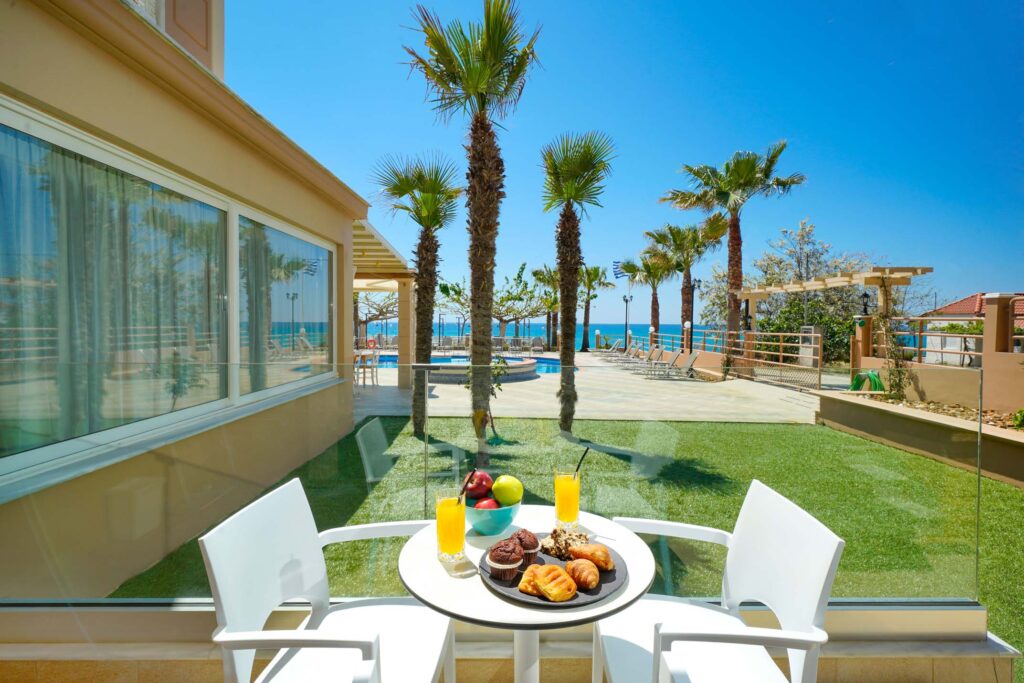 blue-view-thassos-garden-room-14