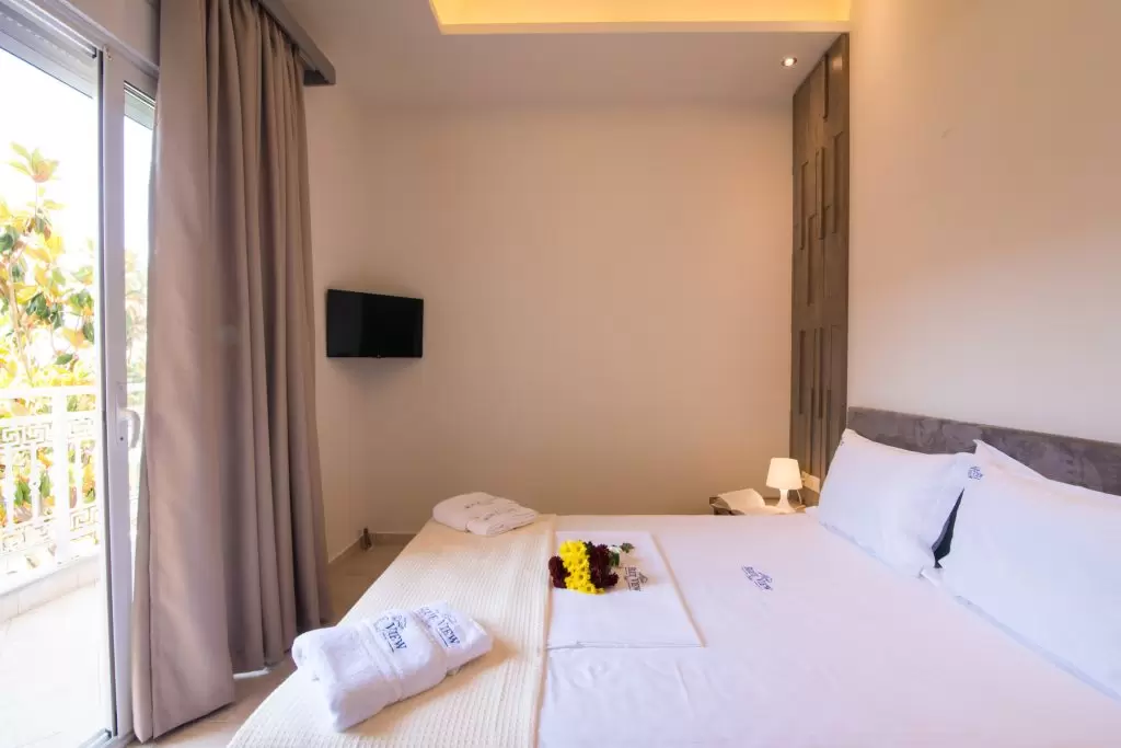 blue-view-thassos-quadruple-02