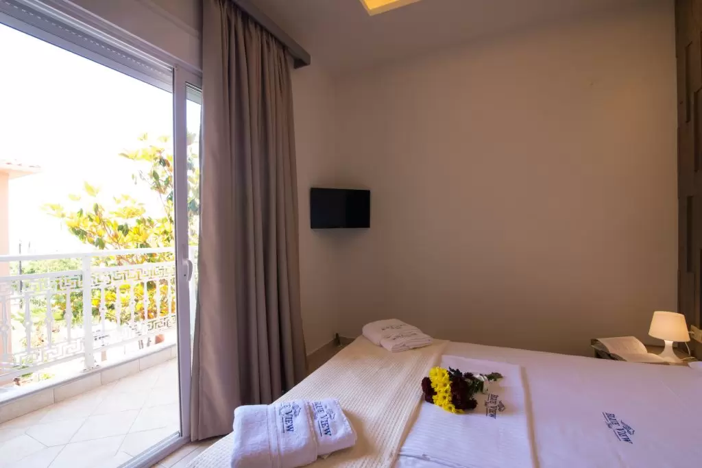 blue-view-thassos-quadruple-03