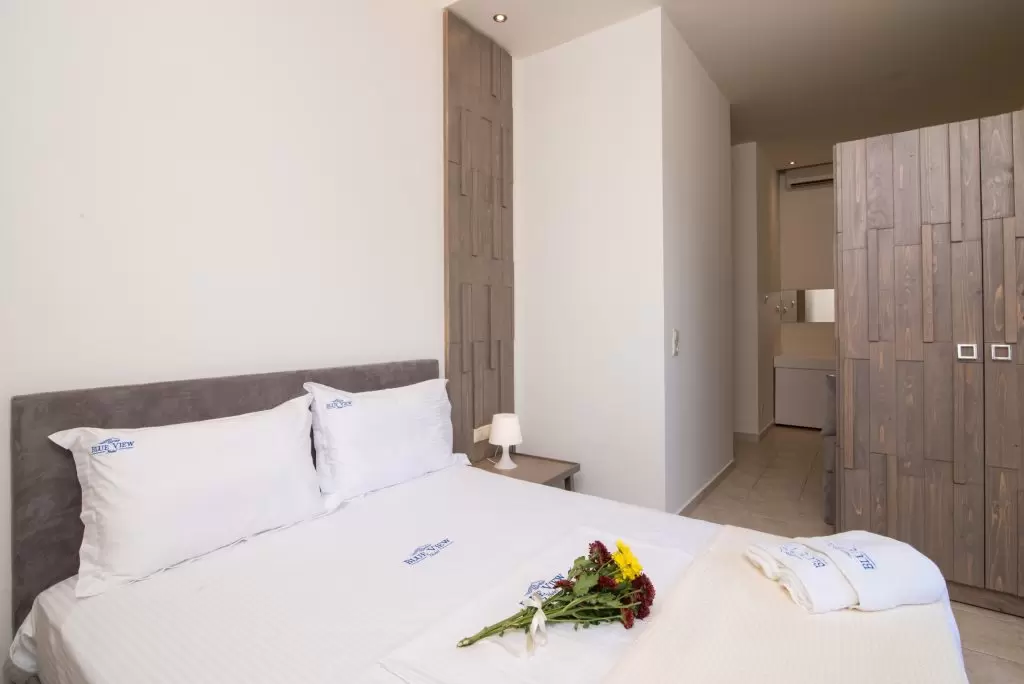 blue-view-thassos-quadruple-04